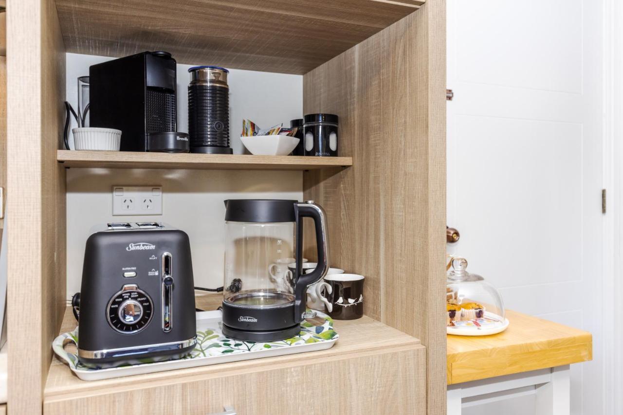 Sweet Magnolia 1 Or 2 Bedroom Suite St Kilda Cambridge With Complimentary Continental Breakfast Luaran gambar